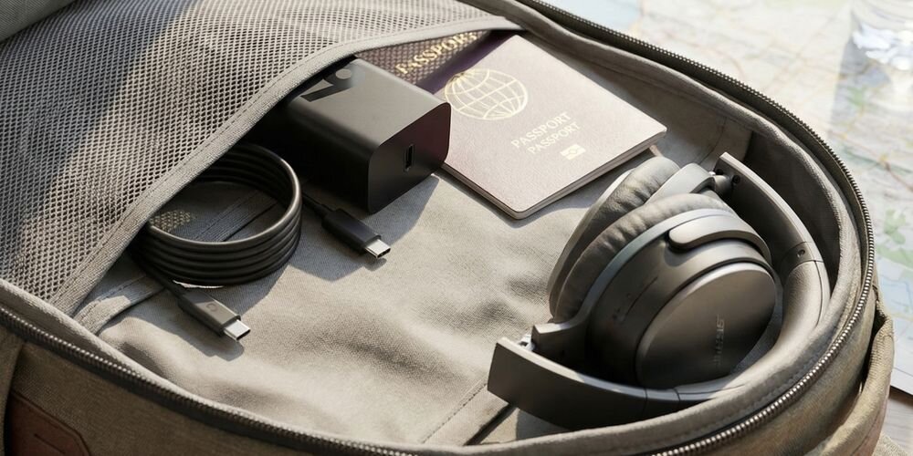 LENOVO ZG38C05739 68 W Niewielki rozmiar 58 × 42 × 28 mm Przemyślana konstrukcja torbie, plecaku lub niewielkiej kieszeni organizera - ładowarka w kieszeni plecaka 