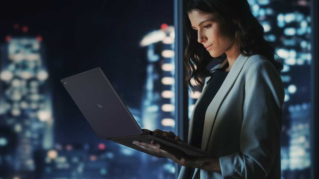 Laptop ASUS ExpertBook B3 B3604 - Laptop