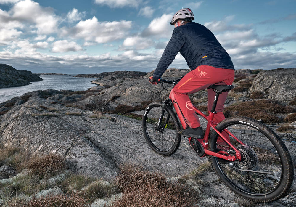 Rower elektryczny FISCHER Montis 7.0i M18 29 cali męski Purpurowy 12 przelozen przerzutki marki SRAM Eagle SX tylne kolo optymaln wydajna jazda