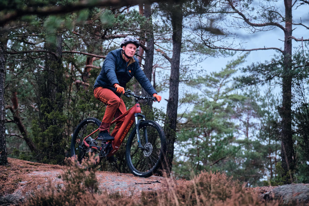 Rower elektryczny FISCHER Montis 7.0i M19 29 cali męski Purpurowy dla wymagajacych rowerzystow dopracowane zawieszenie wydajny silnik elektryczny precyzyjne prowadzenie