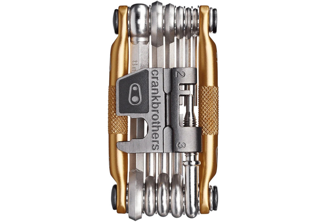 Klucz rowerowy CRANKBROTHERS M17 Złoty Szeroki zakres funkcji wersja kolor kolorystyka 17 funkcji lekki waga aluminium stal długość łatwe przenoszenie wygodne użytkowanie