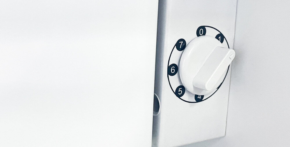 LODÓWKA SMITH&BROWN SFTTF-111-WE3 termostat sterowanie mechaniczne pokrętło