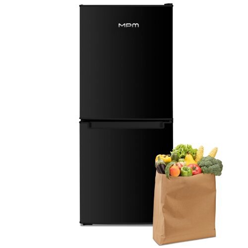 Lodówka MPM-108-KB-44, obok papierowa torba z owocami i warzywami.
