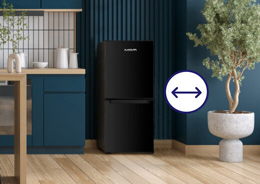 Lodówka MPM-108-KB-44 w kuchni. Ikona obustronnej strzałki.