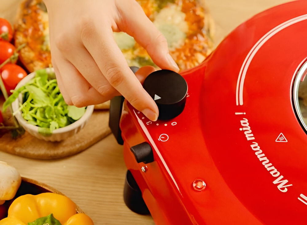 Piec do pizzy CECOTEC Fun Pizza&Co Mamma Mia Vista średnica 32 cm Czerwony praktyczny timer maksymalnie 15 minut kontrolowanie czasu pieczenia zaplanowanie procesu przygotowywania dań swoboda gotowania idealnie upieczona pizza wygoda kulinarne sukcesy