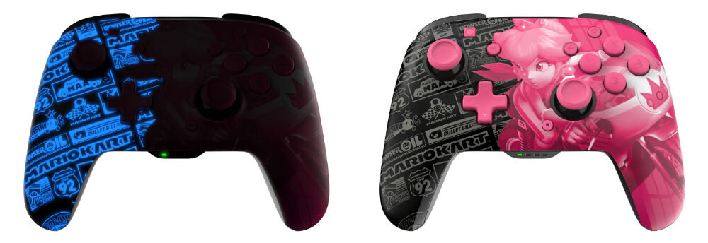 Kontroler PDP Rematch Grand Prix Peach Glow in the Dark Czarno-różowy prezentacja kontrolera od przodu w dwóch wersjach jeden świecący w ciemności a drugi nie na białym tle przyciąga wzrok klimat podczas nocnych rozgrywek praktyczne rozwiązanie widoczny nawet przy zgaszonym ekranie indywidualny styl