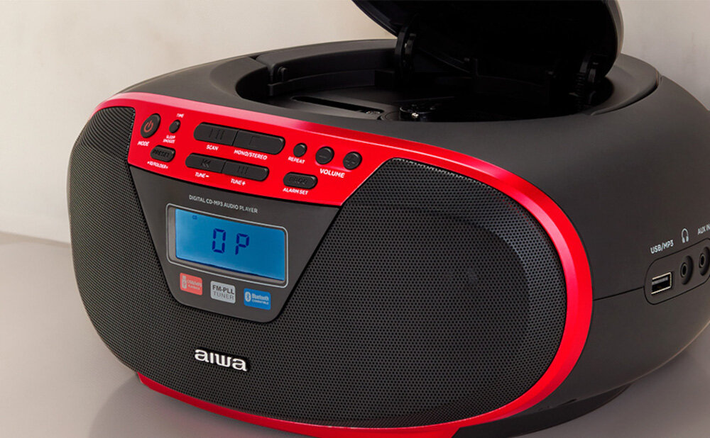 Radioodtwarzacz AIWA BBTU-400RD - Muzyka bez ograniczeń, Radioodtwarzacz na blacie po skosie