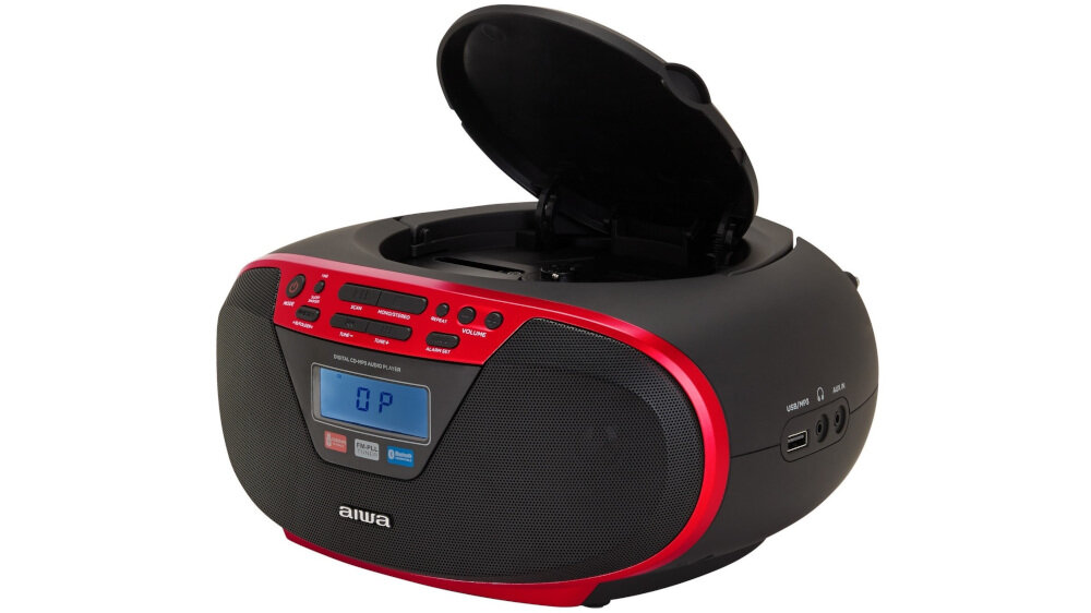 Radioodtwarzacz AIWA BBTU-400RD - Bezprzewodowa wygoda, Radioodtwarzacz po skosie na białym tle