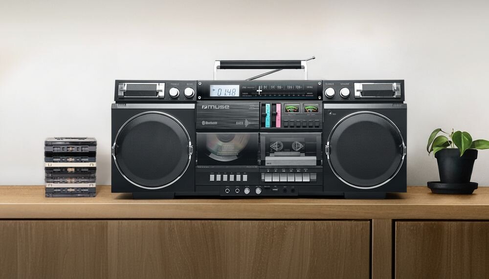Radioodtwarzacz MUSE M-380GB czarny muzyka z wielu źródeł, urządzenie stojące na komodzie