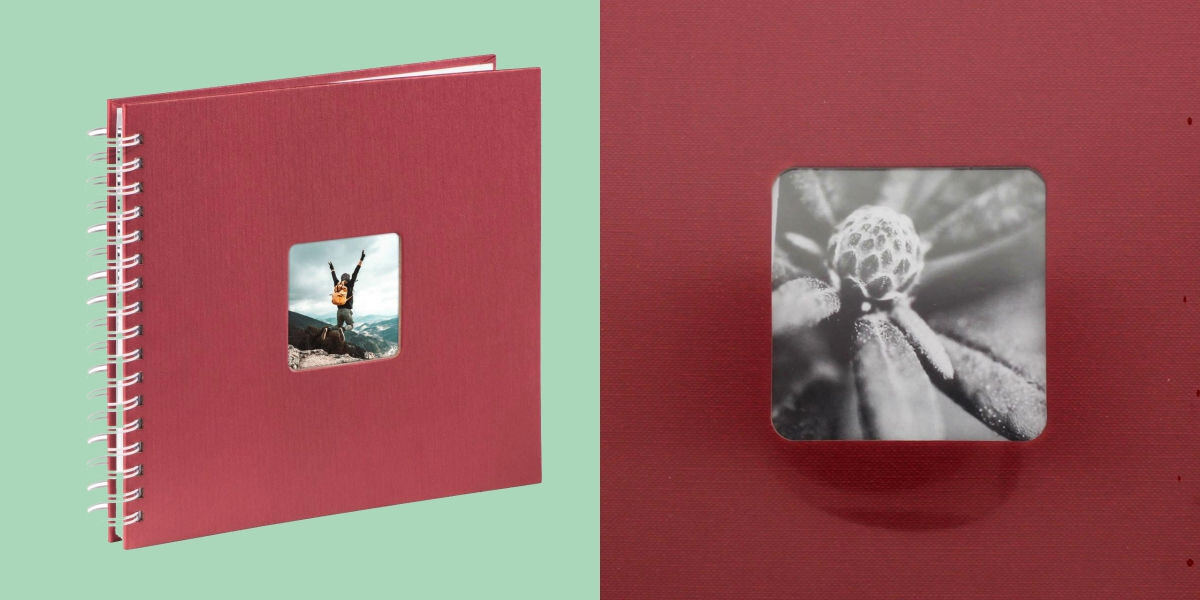 Album HAMA Fine Art Białe kartki Bordowy (50 stron)
kieszonka na okładce, zielone tło, produkt, zbliżenie na kieszonkę na okładce