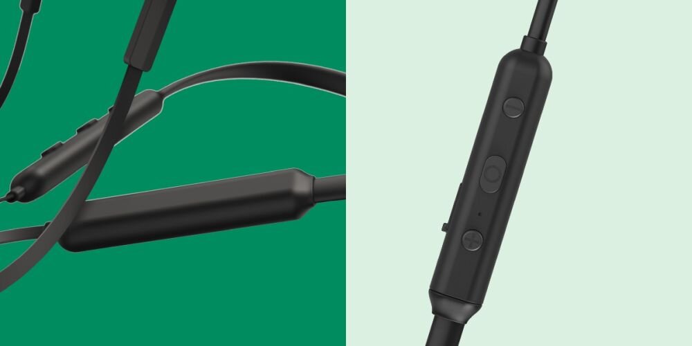 Słuchawki dokanałowe HAMA Freedom Neck II Wygoda użytkowania - mezczyzna z sluchawkami w uszach pilot sluchawek