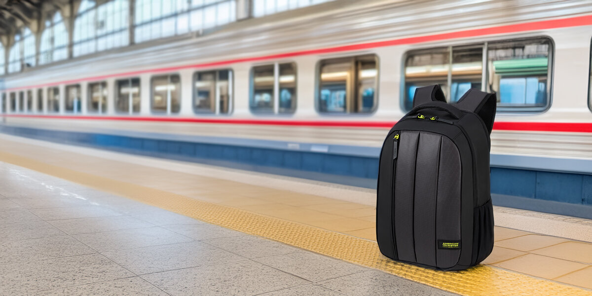 Plecak na laptopa AMERICAN TOURISTER Streethero  Szelki i pas piersiowy odpowiednie rozłożenie ciężaru Uchwyt na butelkę