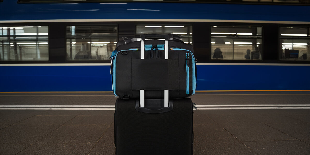 Torba AMERICAN TOURISTER Take2Cabin 25 l pasami zabezpieczającymi przednia kieszeń z organizerem