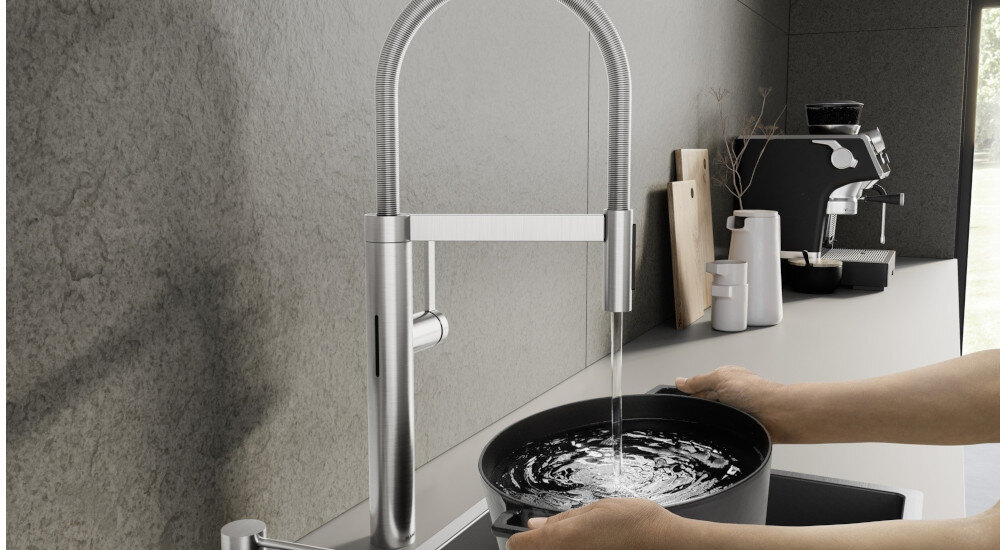 Bateria BLANCO Culina-S II Sensor 527462 Stalowy kuchnia zlewozmywak mycie jabłek woda wylewka zbliżenie obracana wyciągana obracana wylewka wyciągana swoboda ruchu wygoda