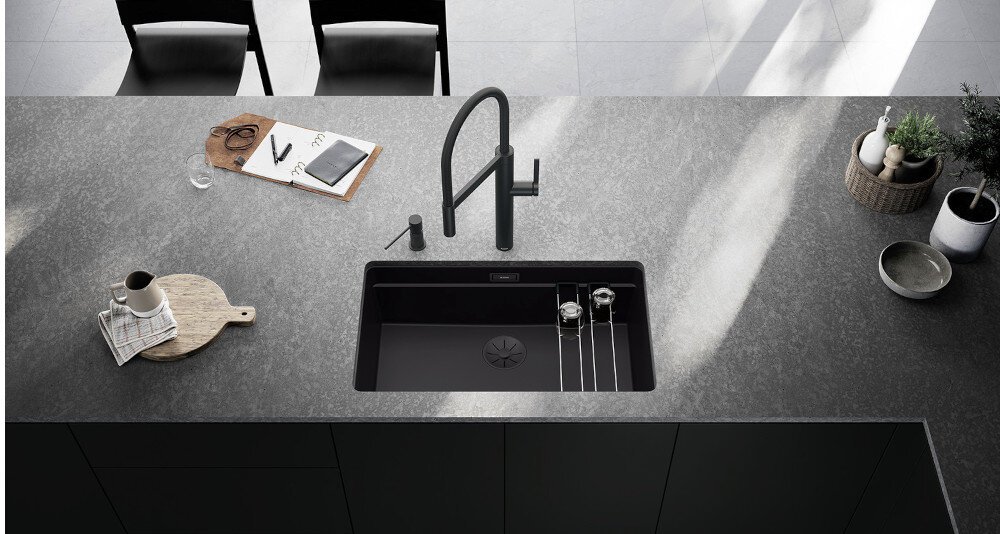 BATERIA KUCHENNA BLANCO Culina-S II Mini 527468 Czarny mat lifestyle kuchnia zlewozmywak bateria kolor stalowy obracana wyciągana wylewka 2 rodzaje strumienia