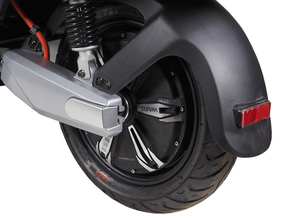 Skuter elektryczny IML Sunra Robo-SC Delivery Czarny homologacja naped wydajny moc 3000 W maksymalna predkosc do 80 km/h port USB-A ladowanie urzadzen mobilnych