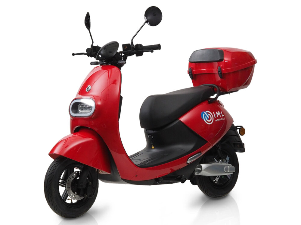 Skuter elektryczny IML S3 Double Czerwony zasieg do 120 km przy jednej osobie 70 kg maksymalna predkosc do 45 km/h port USB-A ladowanie urzadzen mobilnych