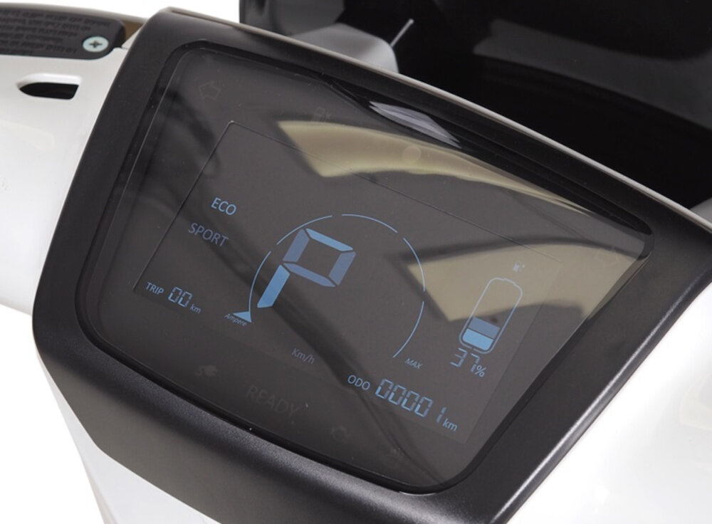 Skuter elektryczny IML Yadea C1S Biały wyswietlacz cyfrowy dotykowy LCD 5-calowy informacje na biezaco