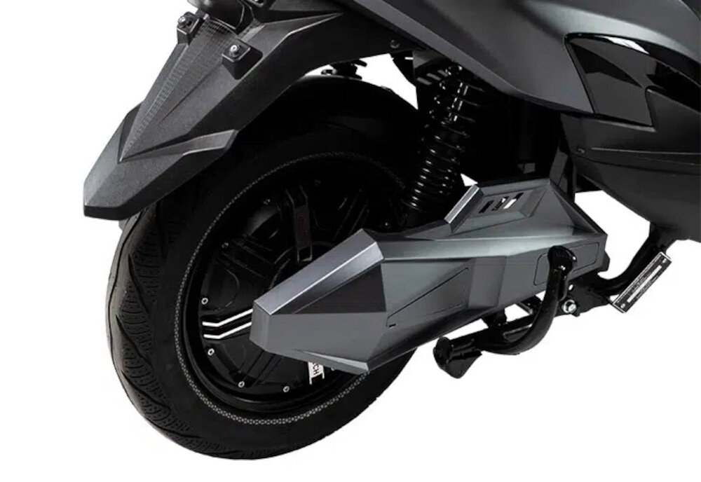 Skuter elektryczny IML X1 Szaro-czarny homologacja bezszczotkowy naped BOSCH moc 2020 W dynamiczna jazda maksymalna predkosc do 45 km/h zasieg do 60 km imponujaca wydajnosc