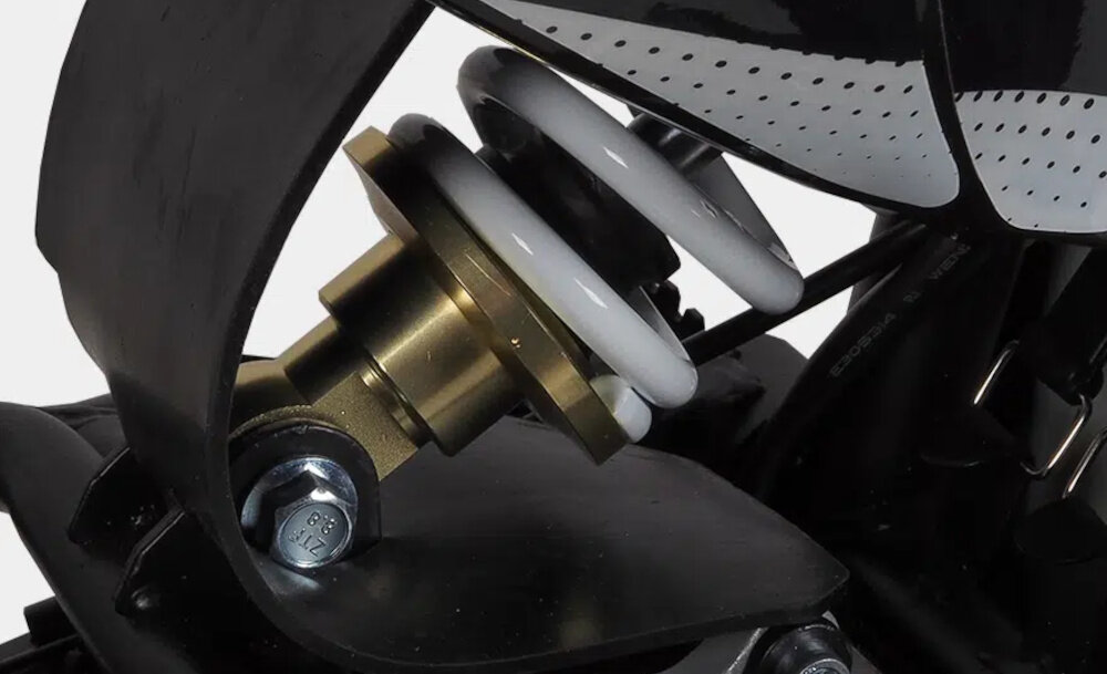 Cross elektryczny IML HP 6E 14-12 Czarno-czerwony system amortyzacji plynna wygodna jazda tlumienie wstrzasow stabilnosc pojazdu latwe manewrowanie redukcja drgan dluga bezpieczna zabawa