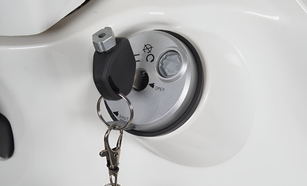 Skuter elektryczny IML S6 Double Biały alarm bezpieczenstwo pojazdu odstrasza zlodziei glosne dzwieki latwy w obsludze bezprzewodowy pilot