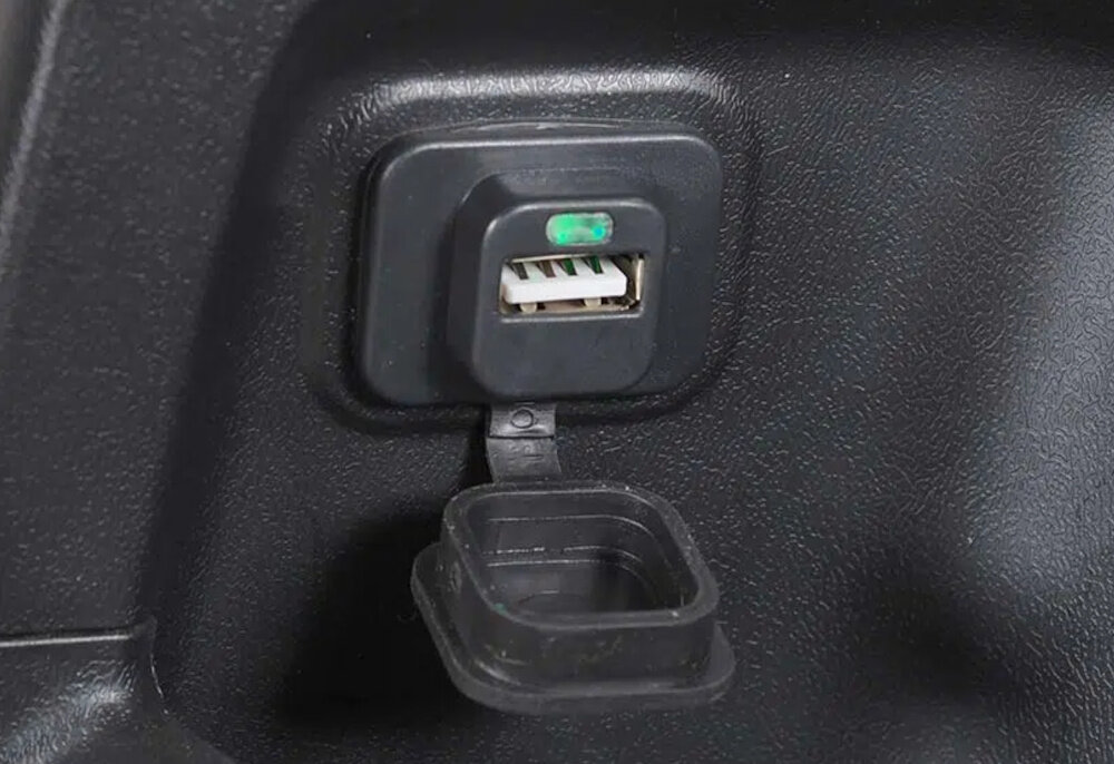 Skuter elektryczny IML Sunra Robo-S Czarny zasieg do 130 km przy jednej osobie 70 kg maksymalna predkosc do 80 km/h port USB-A