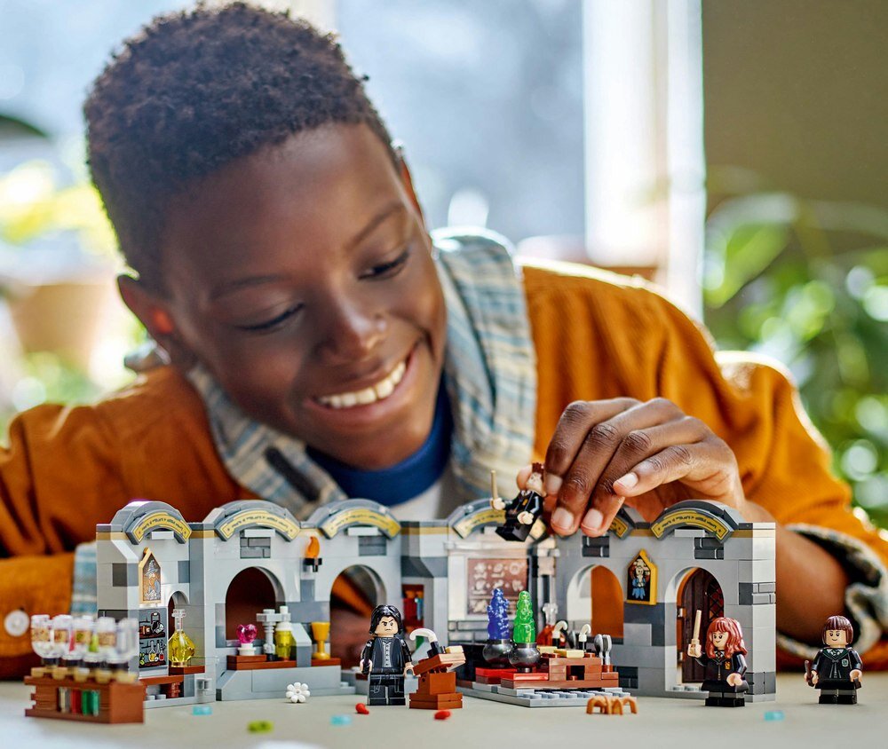 LEGO 76431 Harry Potter Zamek Hogwart: Zajęcia z eliksirów lekcja