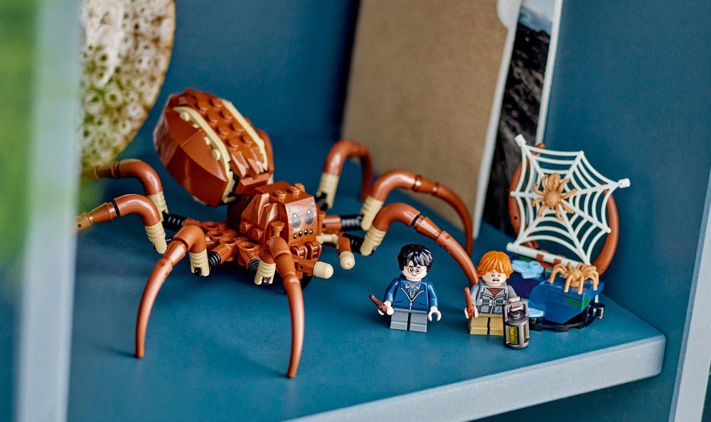 LEGO 76434 Harry Potter Aragog w Zakazanym Lesie opis