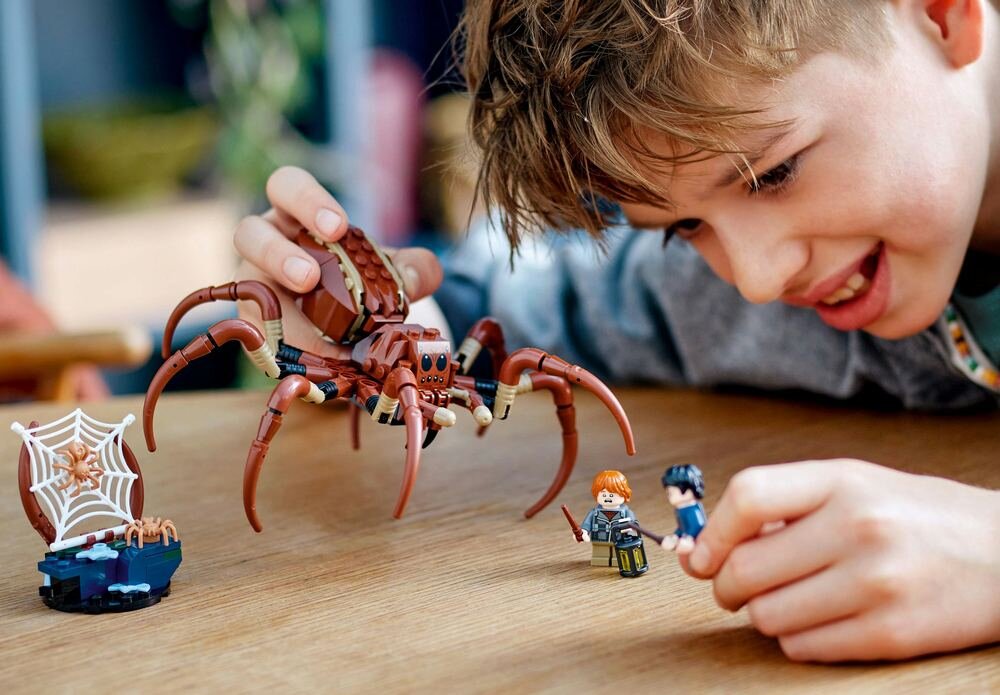 LEGO 76434 Harry Potter Aragog w Zakazanym Lesie przygody