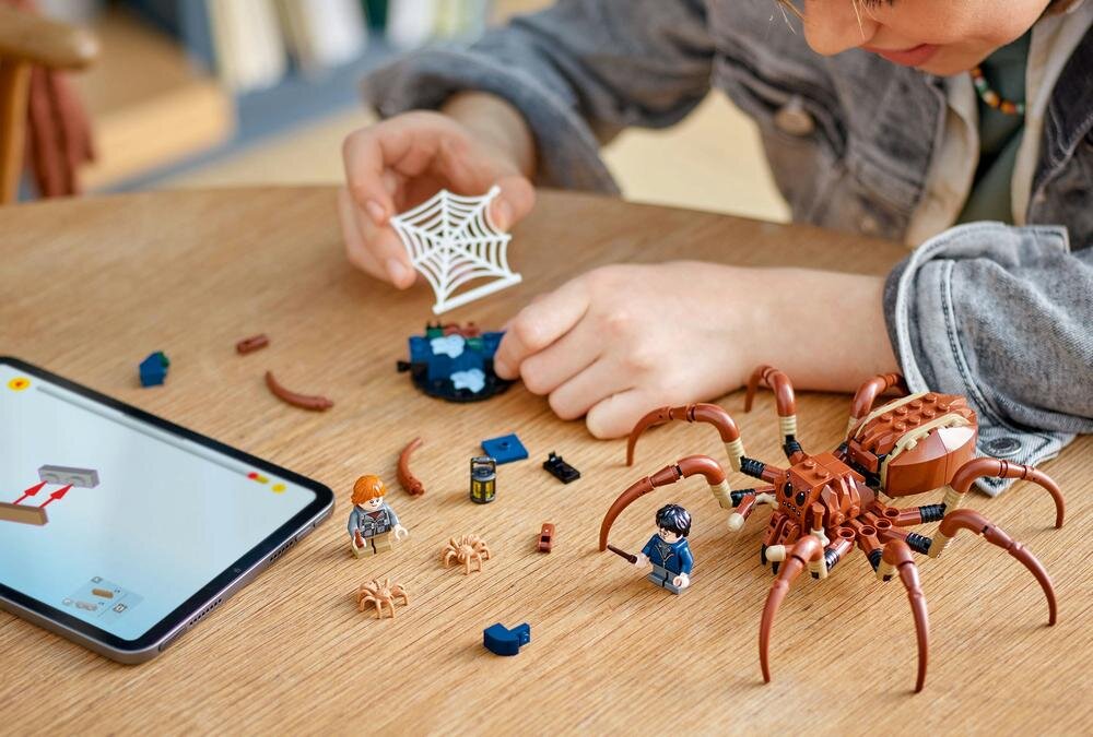 LEGO 76434 Harry Potter Aragog w Zakazanym Lesie umiejętności