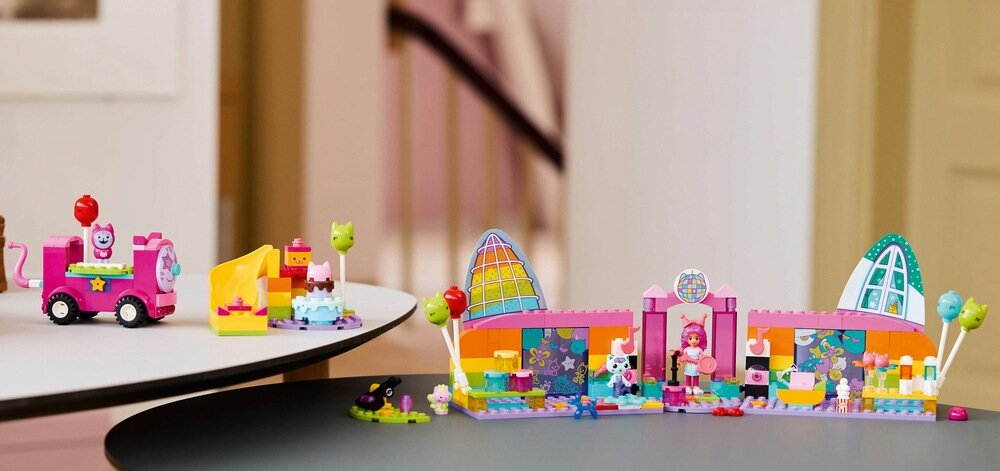 LEGO 10797 Gabby-s Dollhouse Sala balowa Gabi opis