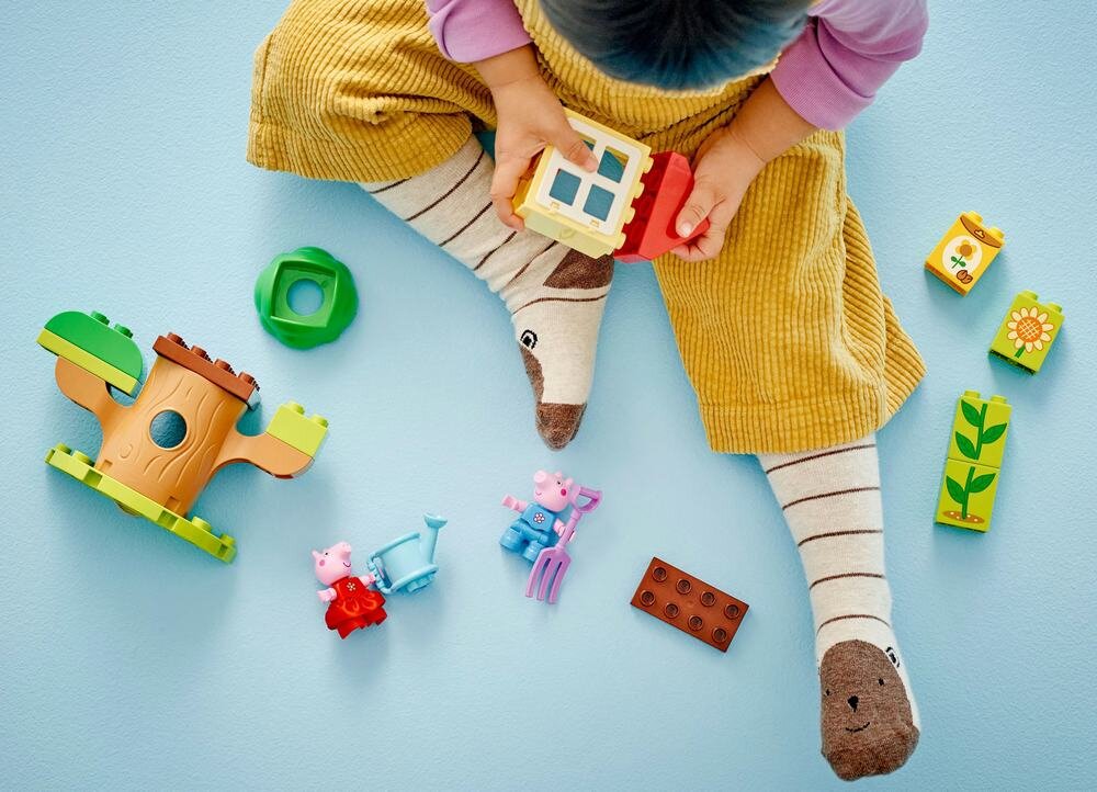 LEGO 10431 DUPLO Ogród i domek na drzewie Peppy umiejętności
