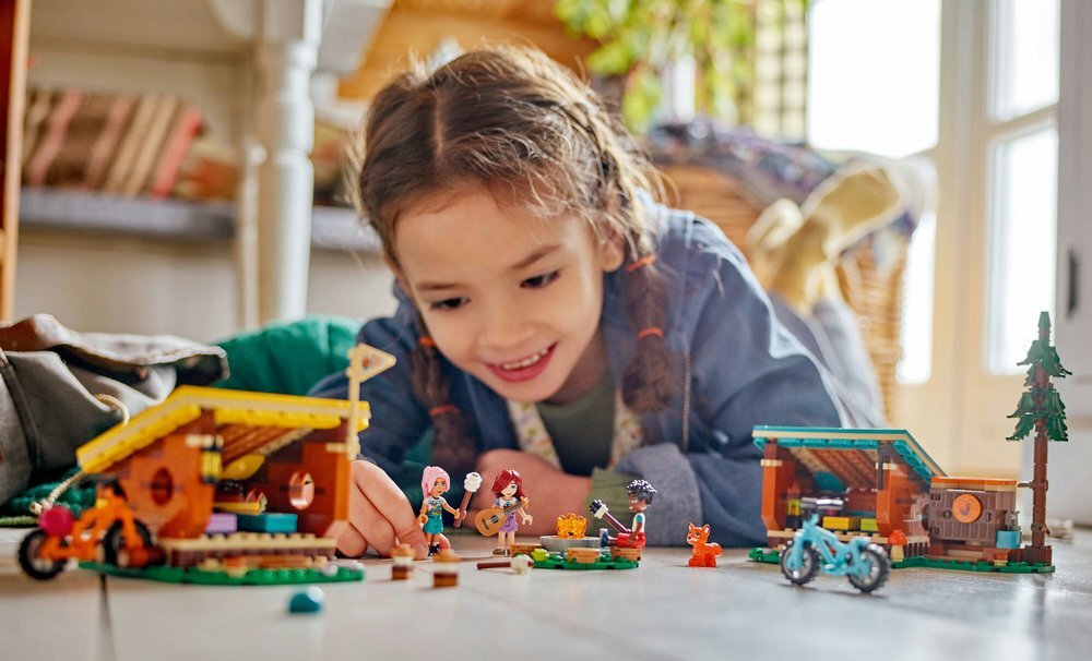 LEGO 42624 Friends Przytulne domki na letnim obozie Historie