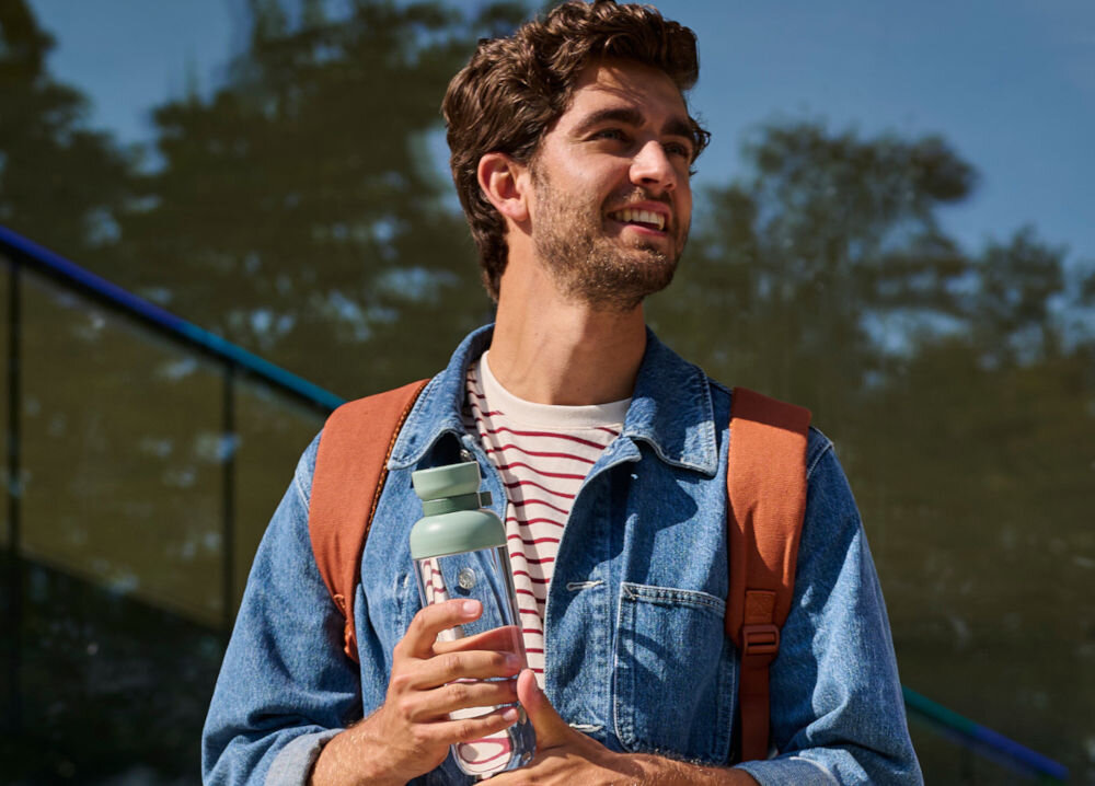 Butelka plastikowa MEPAL Vita 700 ml Jasnoniebieski funkckonalność styl ekologia szczelna nakrętka pętla mycie w zmywarce spełnienie oczekiwań dbanie o planetę