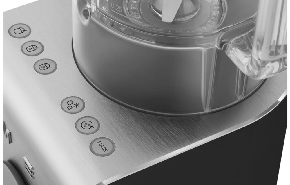 Blender kielichowy SMEG BLC01BLMEU (Wysokoobrotowy) Precyzja dzięki LCD i timerom informacja powiadomienie aktualna prędkość czas pracy tryb ręczny dyspozycja
