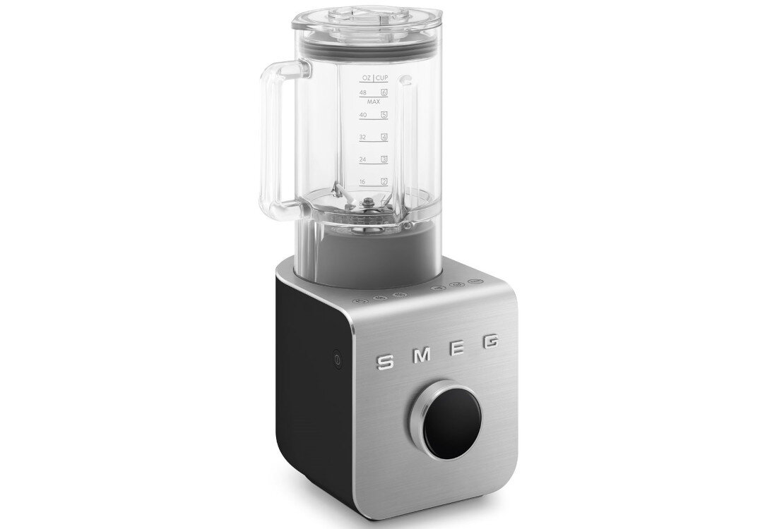 Blender kielichowy SMEG BLC01BLMEU (Wysokoobrotowy) z myślą o wygodzie Ergonomiczna miarka odmierzanie precyaja pojemność możliwość mycia w zmywarce