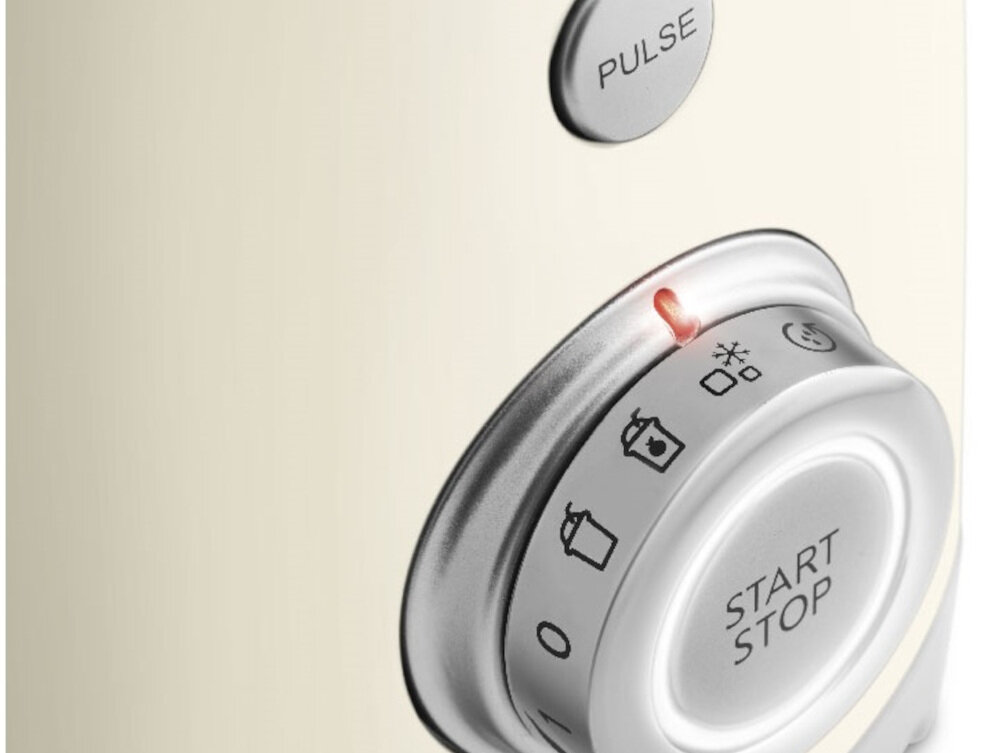 Blender kielichowy SMEG BLF03CREU Kremowy Precyzyjna kontrola pracy Cztery poziomy prędkości funkcja Pulse z trzema stopniami intensywności kontrola konsystencja przygotowywanie wygodne rozwiązanie miksowanie rozdrabnianie porcje