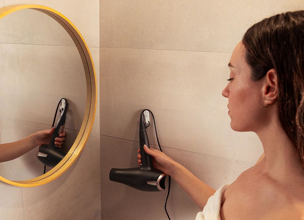 Suszarka CECOTEC Bamba IoniCare Radiance 2500W silnik moc 2500 W szybkie równomierne suszenie łatwa mniej czasochłonna stylizacja silny strumień powietrza efektywne suszenie nawet gęstych rzeczy wygoda oszczędność czasu