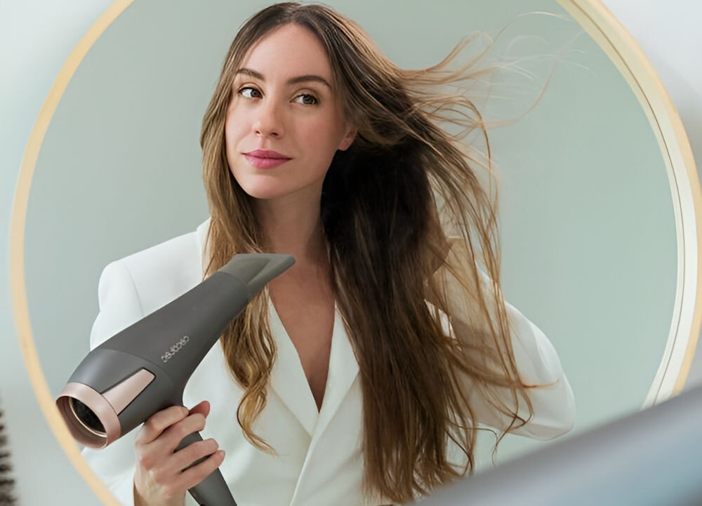 Suszarka CECOTEC Bamba IoniCare Radiance 2500W funkcja ProStyle uszczelnia łuski nadanie włosom wyjątkowego blasku zabezpieczenie kolorów włosów ochrona przed matowieniem nie niszczy włosów zdrowe lśniące włosy