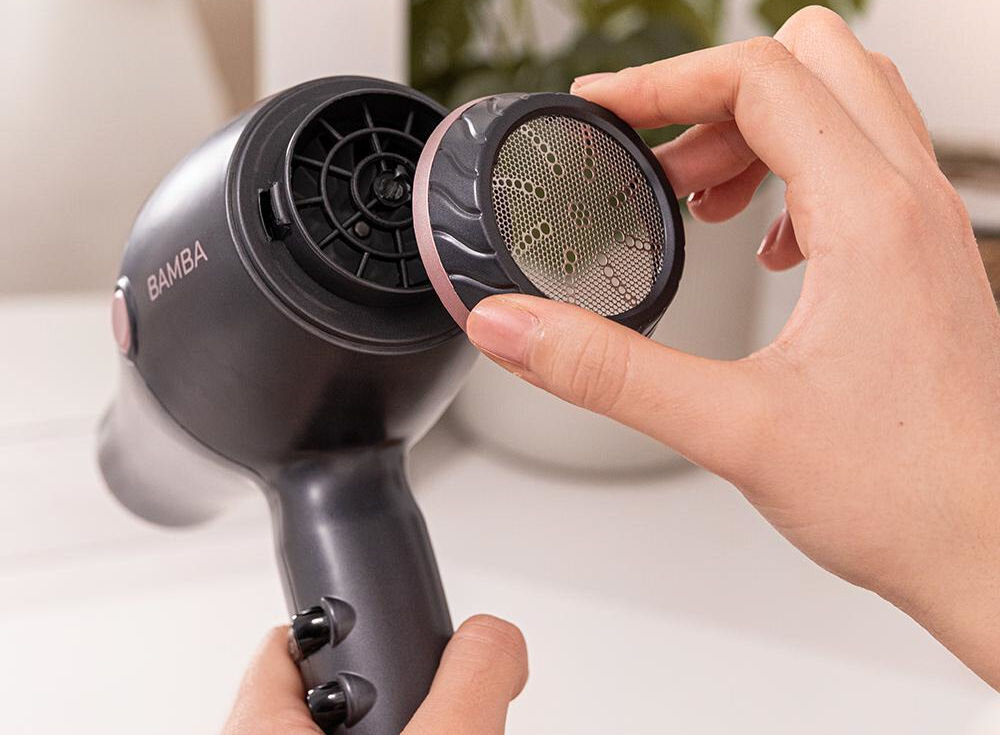 Suszarka CECOTEC Bamba IoniCare Harmony 2600W maksymalna wygoda użytkowania długi kabel długość 1,8 m swoboda ruchów łatwe czyszczenie zdejmowana tylna kratka praktyczny pierścień wygodne powieszenie łatwe przechowywanie