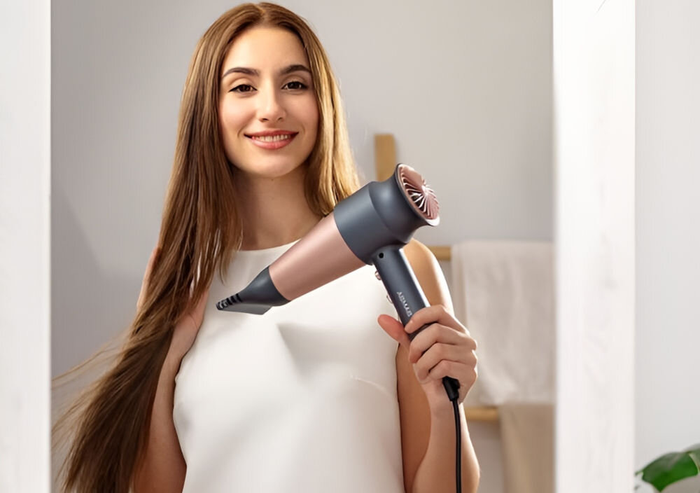 Suszarka CECOTEC Bamba IoniCare RockStar Retro 2000W funkcja zimnego powietrza dodatkowe utrwalenie fryzury stylizacje trwałe na dłuzej zamkniecie łusek włosów zdrowy wygląd i blask fryzura idealna przez cały dzień 