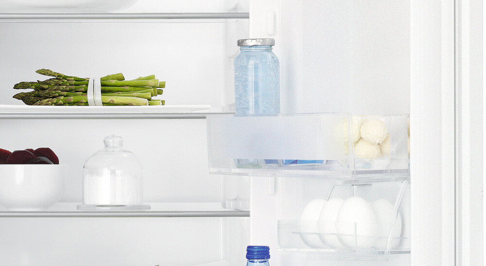 LODÓWKA ELECTROLUX LNT3LE14S przegrody półki butelki bezpieczne przechowywanie puszki soki napoje