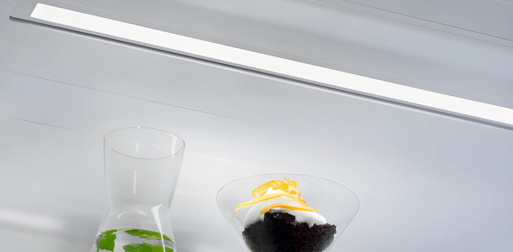 LODÓWKA ELECTROLUX LRC8ME39B Wewnętrzne oświetlenie LED jasne światło wszystko widoczne