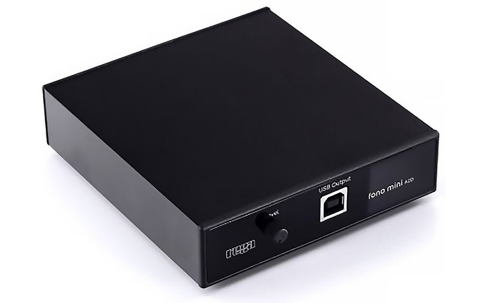 REGA Fono Mini A2D przedwzmacniacz gramofonowy wkładki MM 5 mV 100 Ω 78 dB, urządzenie na białym tle
