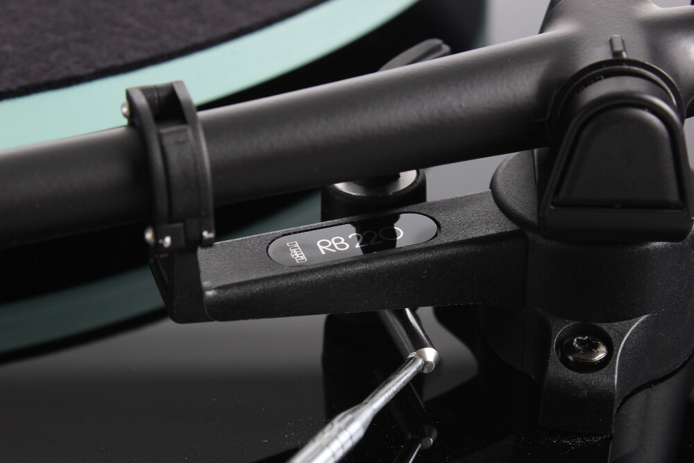 Gramofon REGA Planar 2 - Izolacja i chłodzenie