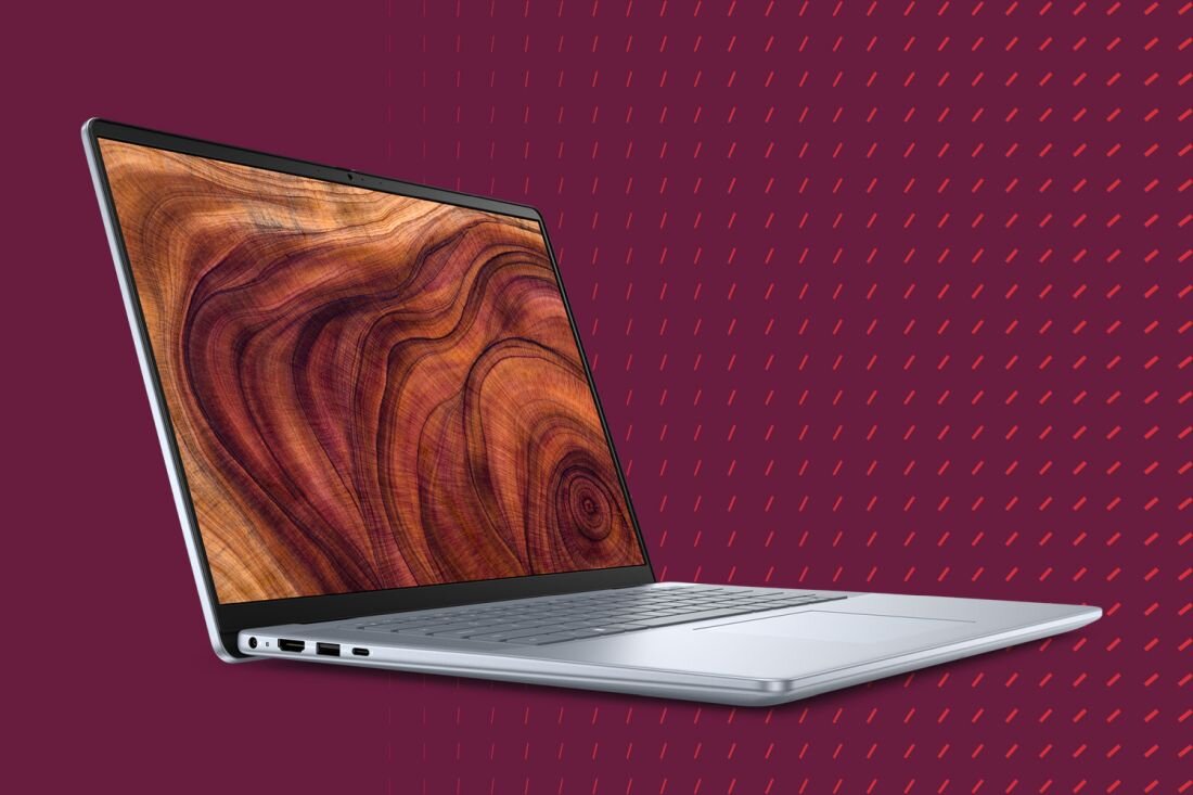 Laptop DELL Inspiron Plus 7640 - głośniki stereo, dwa mikrofony z redukcją szumów oraz kamerę FHD z fizyczną zaślepką