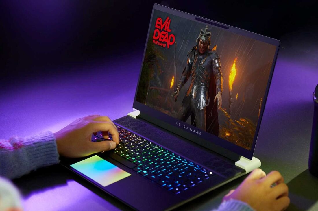 Laptop DELL Alienware x16 R2 X6R2 - Odświeżanie 240 Hz Rozdzielczość QHD+