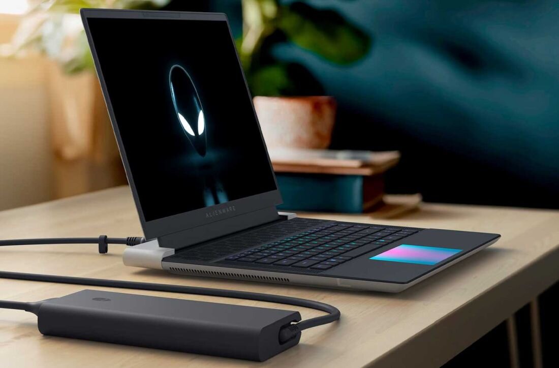 Laptop DELL Alienware x16 R2 X6R2 - Bateria o pojemności 90 Wh 