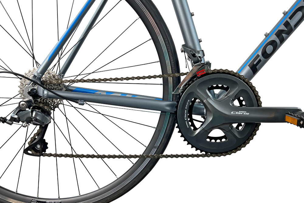 Rower szosowy FONDRIEST MIG 2.0 M24 28 cali męski Srebrno-niebieski lekka wydajna konstrukcja korby SHIMANO Claris FC-R2000 50x34T 170 mm wklad suportu SHIMANO Claris CS-HG50 11-28T 8SP wytrzyma bardzo duzy nacisk na pedaly
