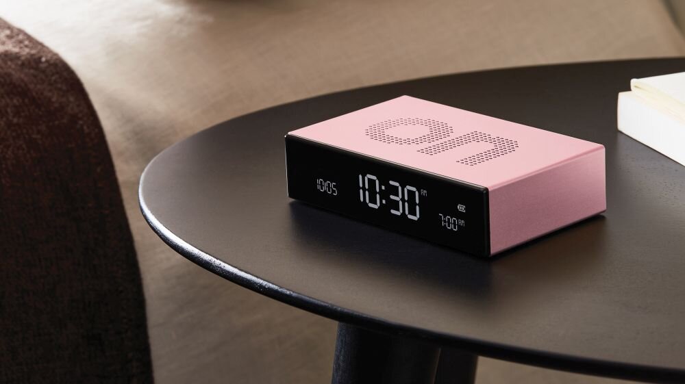 Lexon Flip Premium Budzik dwustronny jasnoróżowy design USB-C kompaktowy